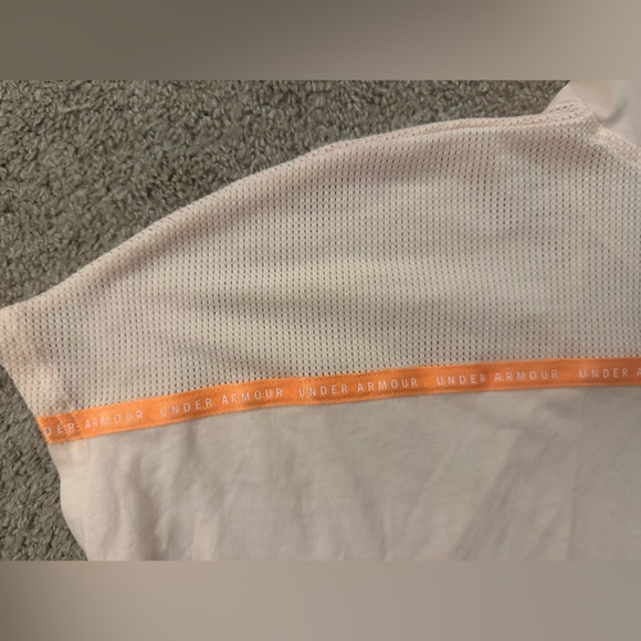 Under Armour Lightweight Hoodie Tee | Pale Orange/Pink | See Measurements - Picture 4 of 7